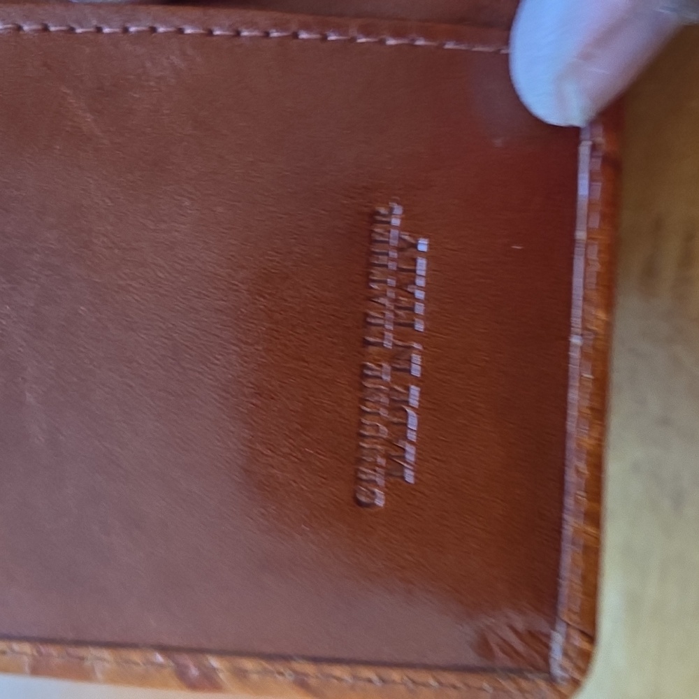 VALENTINA WALLET GREAT CONDITION - Picture 4 of 8